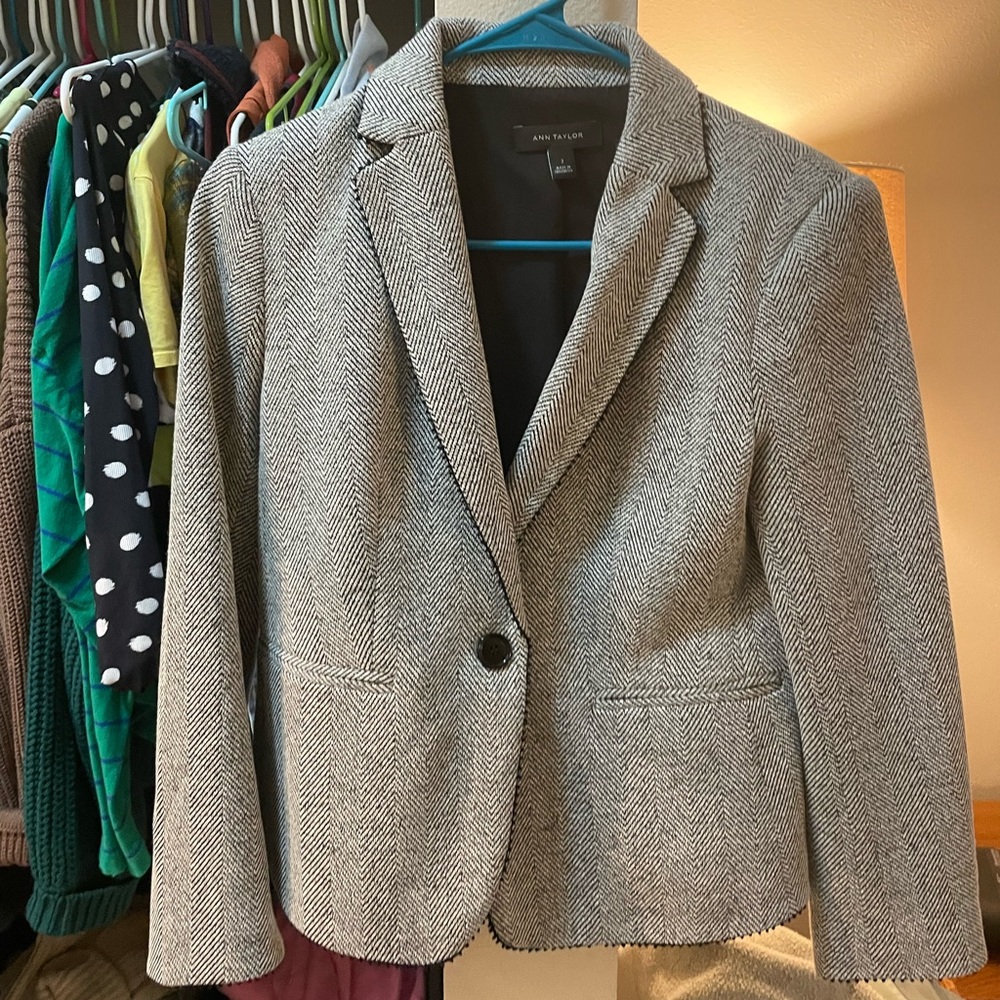 Ann Taylor Blazer, size 2